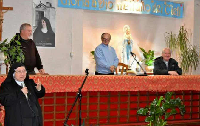 Convegno su Madre Teresa 
Da sinistra: P. Giovanni Califano, il Dott. Li Bassi e il Decano P. Vincenzo Pizzitola